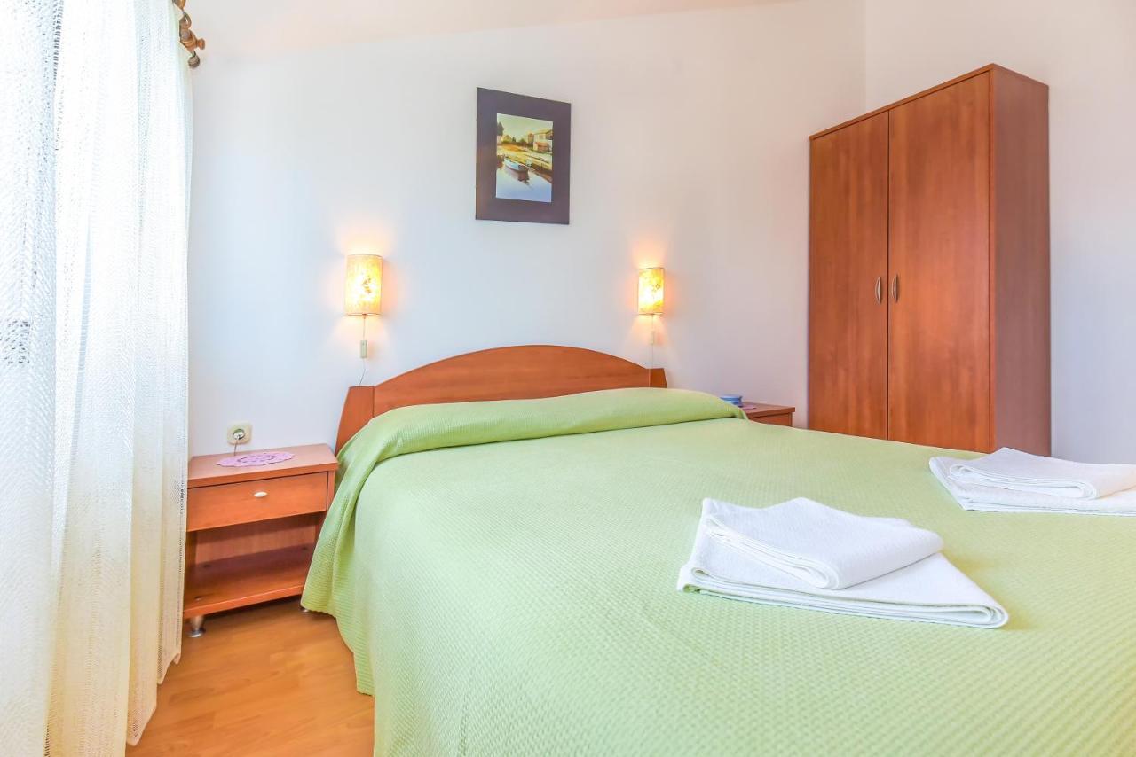 Apartments Adria Биоград-на-Мору Номер фото