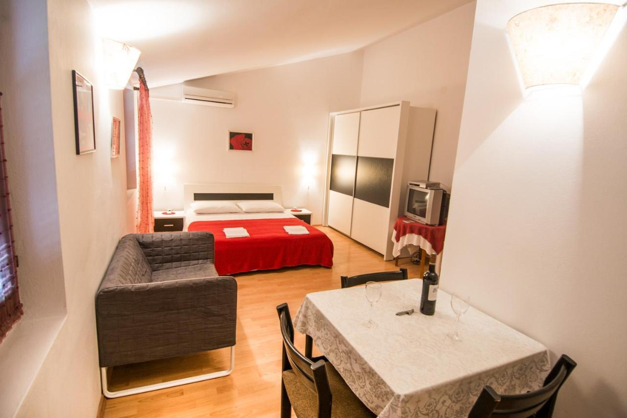 Apartments Adria Биоград-на-Мору Экстерьер фото