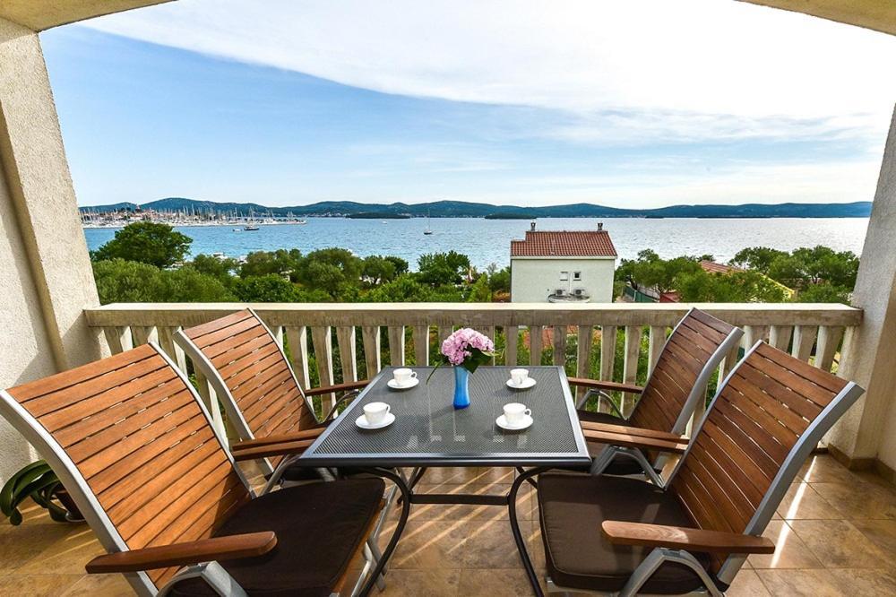 Apartments Adria Биоград-на-Мору Номер фото